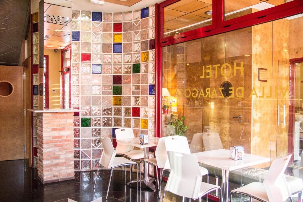 Hotel Villa De Zaragoza Casetas ภายนอก รูปภาพ