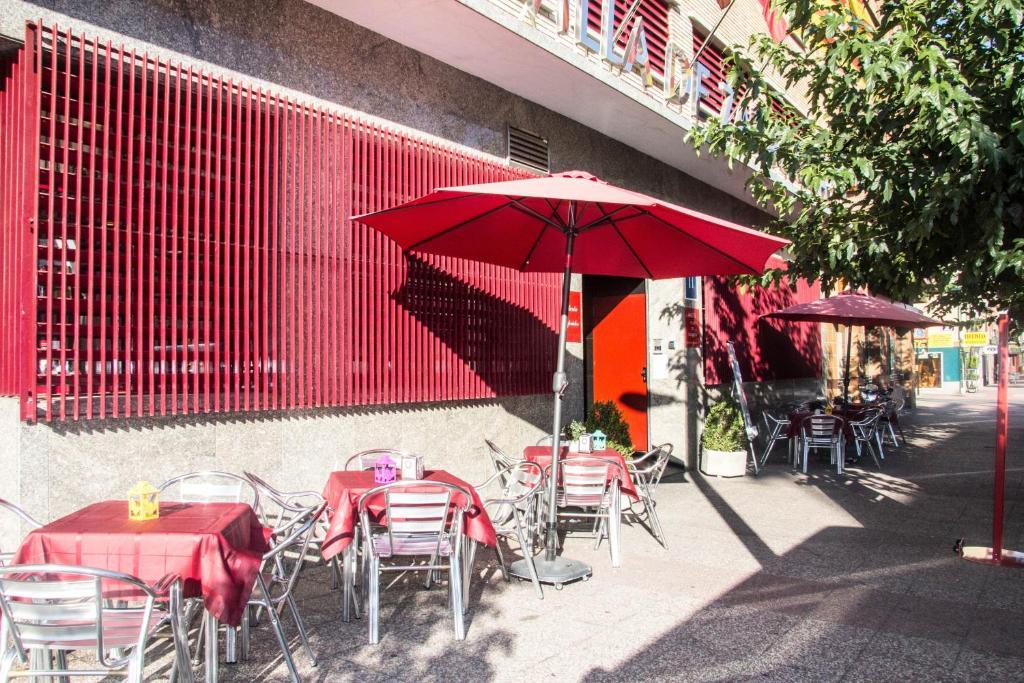Hotel Villa De Zaragoza Casetas ภายนอก รูปภาพ